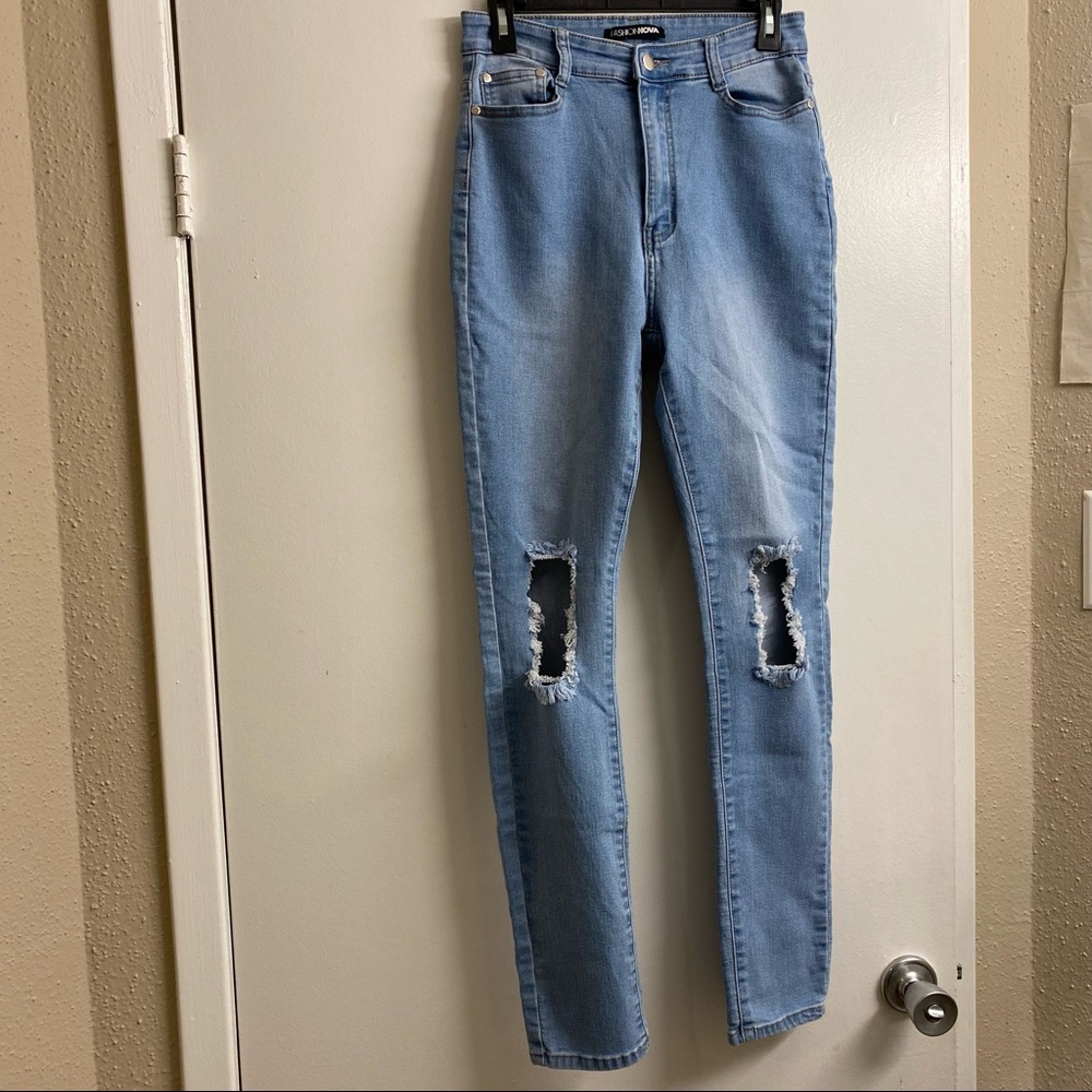 Fashion Nova Jean’s Size:11 Light Blue washed